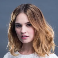 Лили Джеймс Lilly James