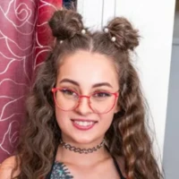 Мэдди Мэй Maddy May