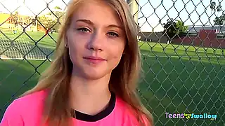 Студентка лохушка Ханна Хейс не отказалась от съёмки в порнухе за кэш