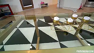 Шантажирует мачеху шлюху, требуя секс за молчание блондинки