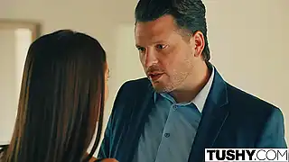 Молодые анальные лесбиянки нацепили сексуальный наряд и устроили супер трах