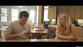 Хуястый казанова с красивой блондинкой отвязно ебутся