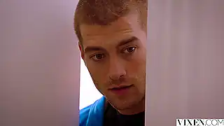 Молодые брат и сестра устроили горячий секс в родительской спальне