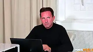 Кончил на двух сучек, обожающих анальный трах