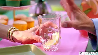 Смачно трахнул грудастую сучку, готовую изменить мужу