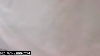 Жирная жопа блондинки получит камшот после классного траха