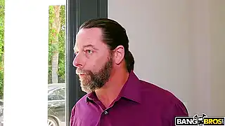 Сочная жена в ххх видео изменяет с негром после ванны