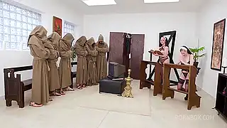 Видео моча летит в ротик потаскушкам после эпичного группового траха с культистами