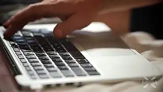 Мама спалила за порнушкой и решила показать прелести настоящего секса сыну