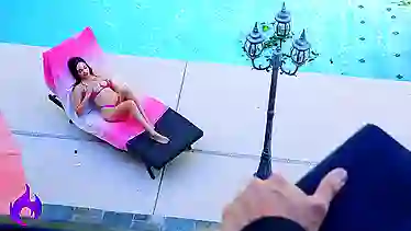 Розовое секси бикини, классные титьки, мастурбация грудями и дикий секс студентки