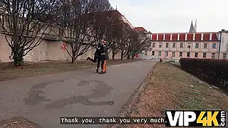 Подумаешь сосу и трахают с другим, это всё ради денег — кукол смотрит на секс бабы