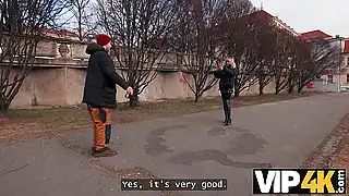 Подумаешь сосу и трахают с другим, это всё ради денег — кукол смотрит на секс бабы