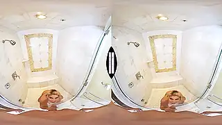 Зрелые дойки шаболды колышатся когда ебырь трахает сучку