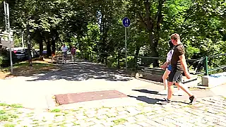Молодая грудастая брюнетка студентка повелась на пикап