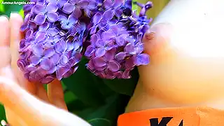 Славянская милашка показала, каким бывает клитор девушки между ног