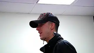 Жесткое групповое ебалово телки с большими титьками